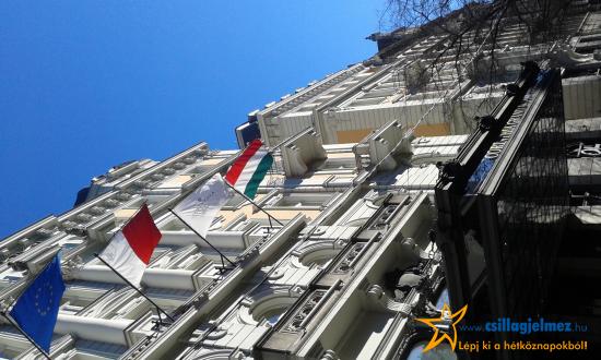 Corinthia Grand Hotel zászlók